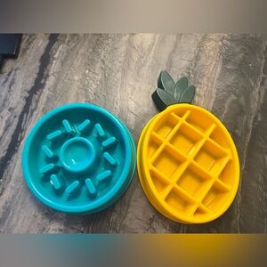Colorful Slow Feeders for M/L Dogs